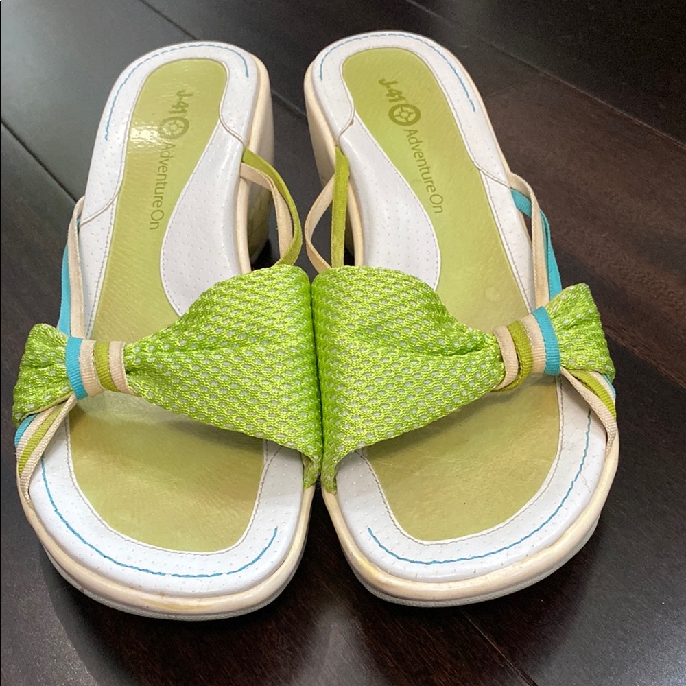 Women's Green J-41 Adventure On Sandals. Size 8